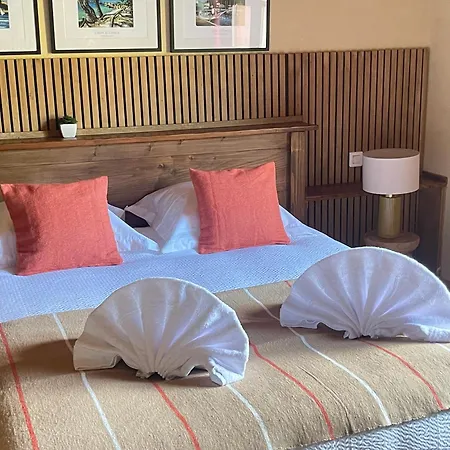 فندق مبيت وإفطار D'hotes Barraconu 4*